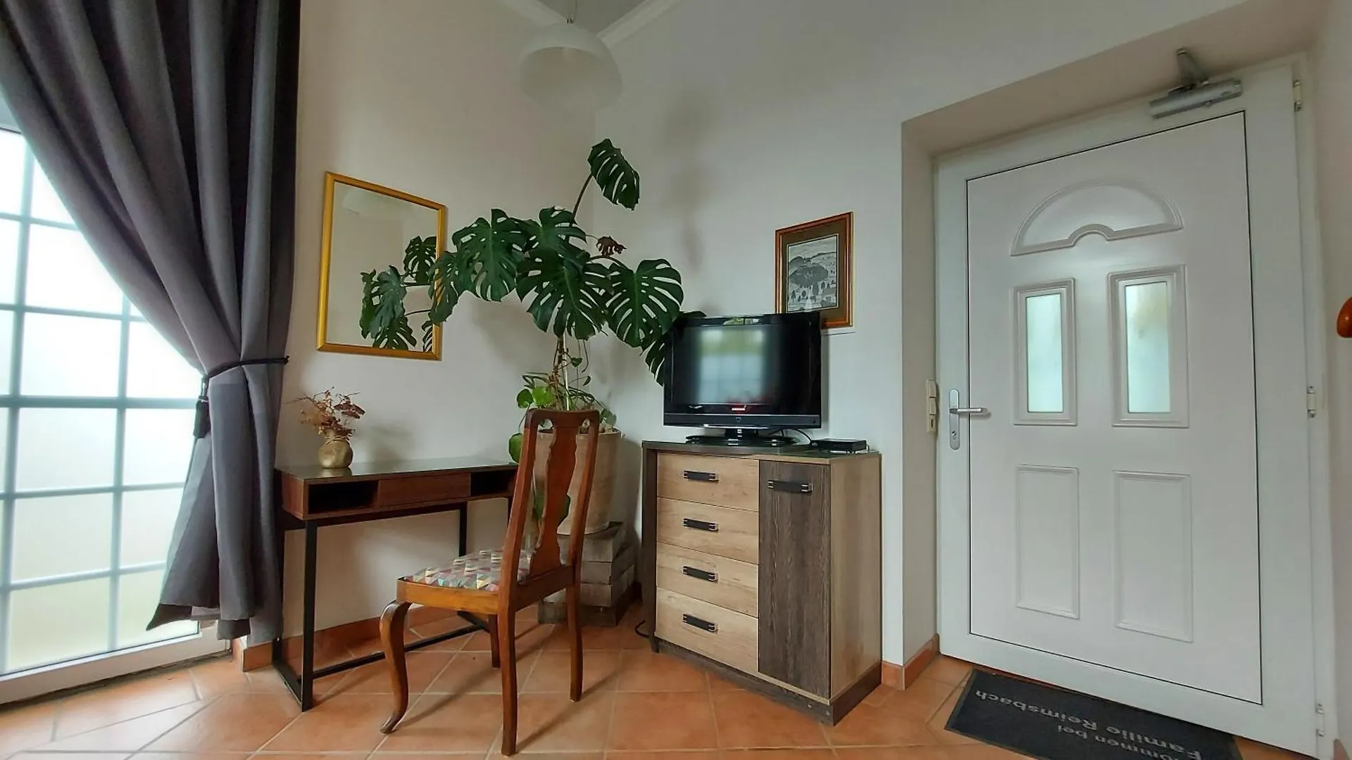 Leipzig Ferienwohnung In Ruhiger Lage דירה